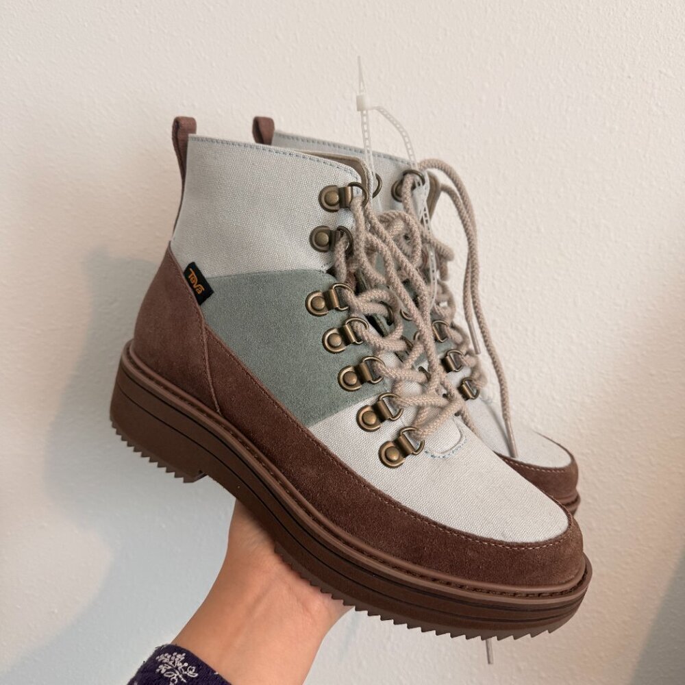 NEW Teva Midform Bootie (run small)